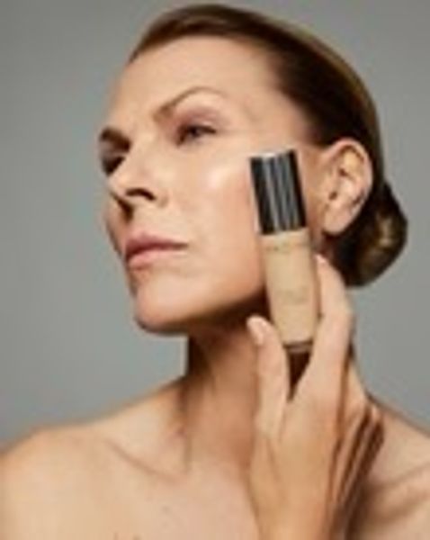 Hovedbilde Frøya Photo Finish Moisture Foundation